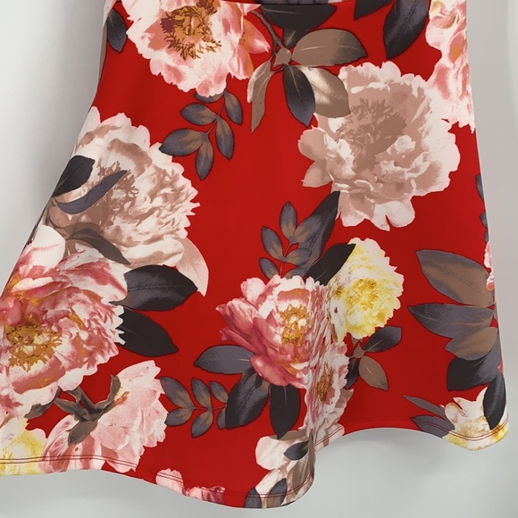 NWT Francesca’s Red Floral Mini Dress - Picture 4 of 11